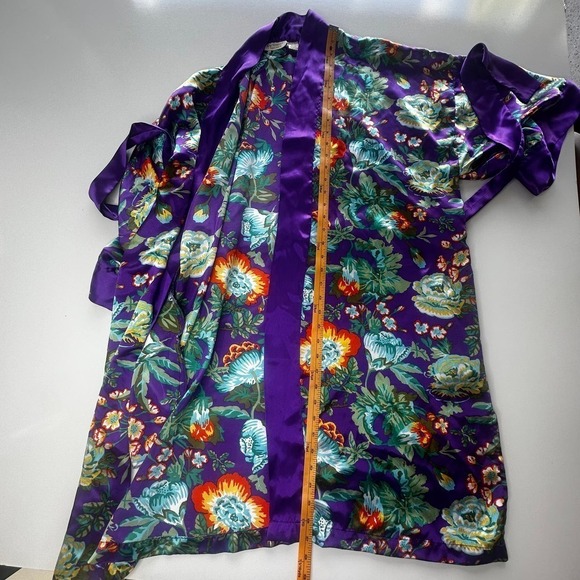 VNTG Victoria's Secret Gold Label Purple/Floral Long Sleeve Knee Length Robe- OS - Picture 6 of 8